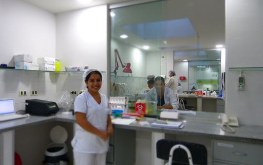 Deutsche Mitarbeiterin in Gesundheitszentrum in Bolivien 
