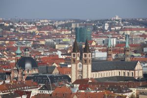 Die Diözese Würzburg bittet um das solidarische und verbindende Läuten der Glocken in allen Kirchen des Bistums, täglich um 21 Uhr.