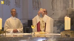 Bischof Dr. Franz Jung feierte am Gründonnerstag, 9. April, nichtöffentlich die Messe vom Letzten Abendmahl.