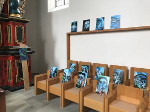 "50 Biblische Bilder" von Doris Hopf sind bis Fronleichnam, 11. Juni, in der Klosterkirche auf dem Volkersberg ausgestellt.