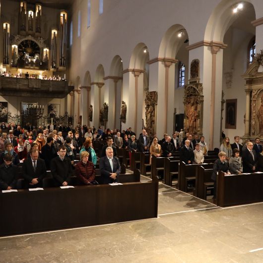 Bei einem Pontifikalgottesdienst mit Bischof Dr. Franz Jung am Samstag, 10. Oktober, ist Bertram Ziegler im Würzburger Kiliansdom zum Priester geweiht worden.