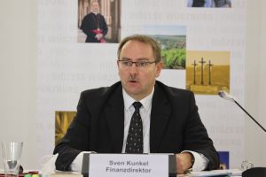 Ordinariatsrat Bischöflicher Finanzdirektor Sven Kunkel, Leiter der Hauptabteilung "Finanzen und Immobilien"