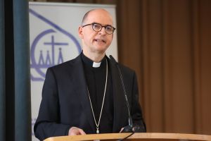 Bischof Dr. Franz Jung dankte den Delegierten des Diözesanrats für ihre Solidarität.