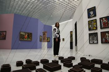Den Ankauf der Installation findet Diana Buts "eine sehr coole Möglichkeit - nicht für mich, sondern für die Ukraine".
