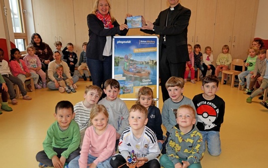 Übergabe des Playmobil-Sets