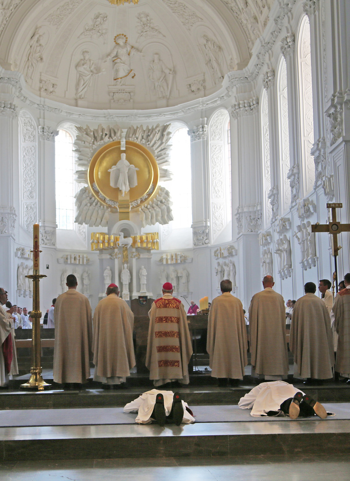 Gottesdienst mit Priesterweihe 