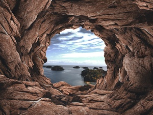 Blick aus Höhle aus das Meer