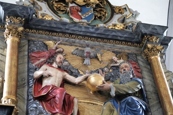 Altarbild zeigt Dreifaltigkeit