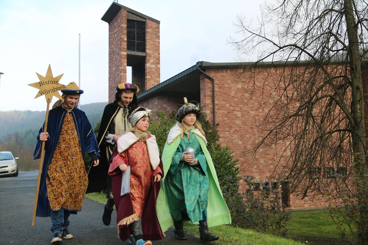 Sternsinger aus Hasloch unterwegs