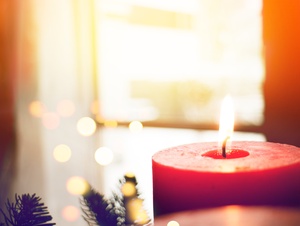 Eine Kerze im Advent