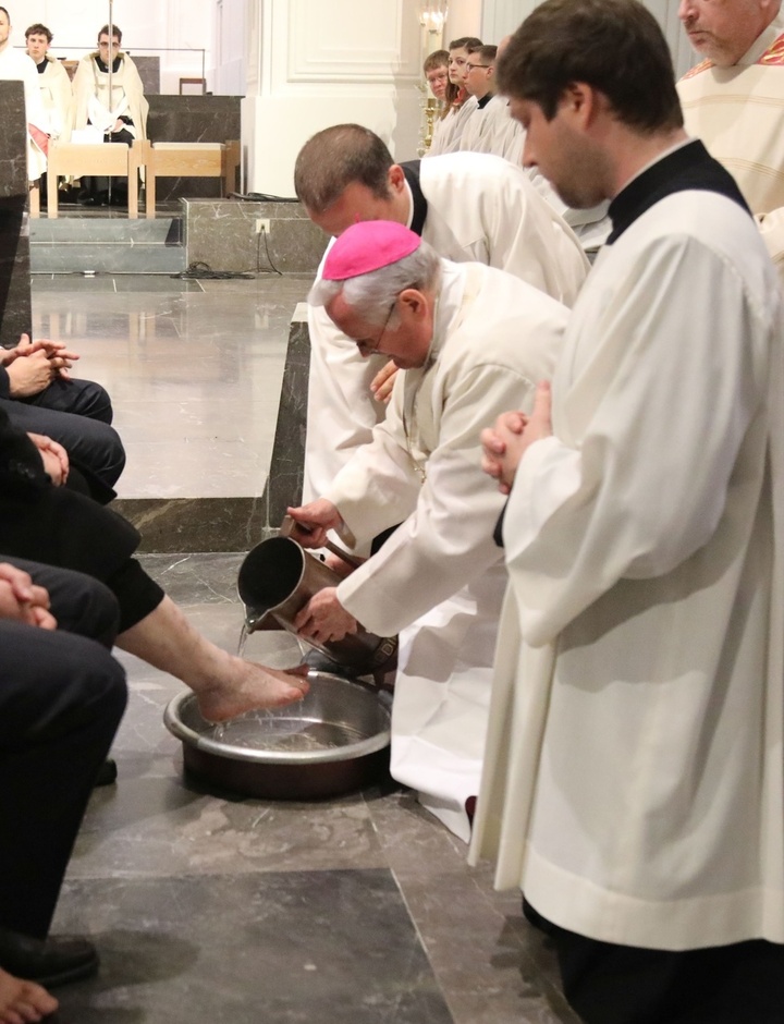 Fußwaschung im Kiliansdom am Gründonnerstag